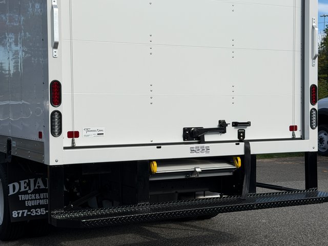 New 2027 Oxford White Ford 12' DURACUBE image 41