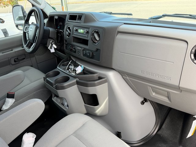New 2027 Oxford White Ford 12' DURACUBE image 43