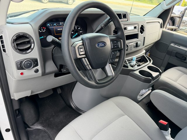 New 2027 Oxford White Ford 12' DURACUBE image 46