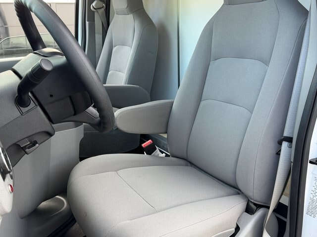 New 2027 Oxford White Ford 12' DURACUBE image 48