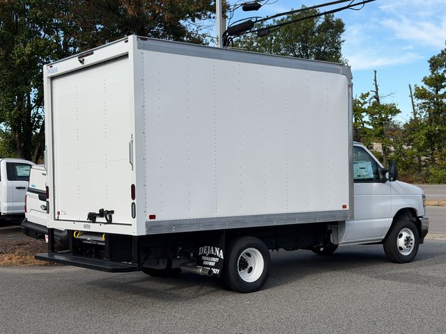 New 2027 Oxford White Ford 12' DURACUBE image 34