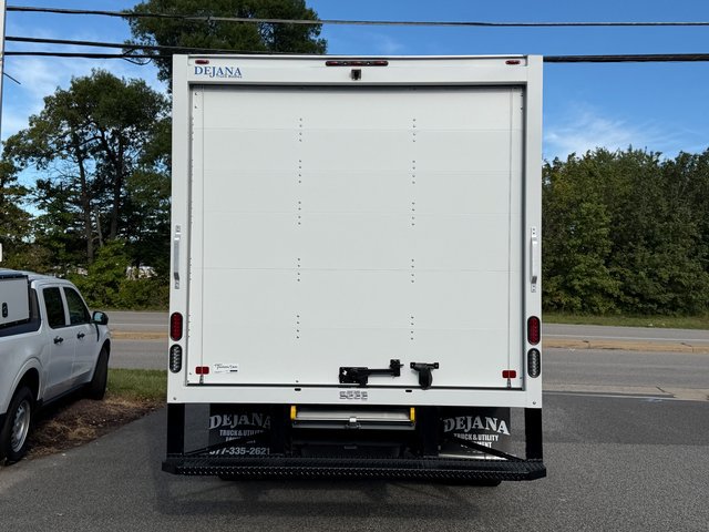 New 2027 Oxford White Ford 12' DURACUBE image 35