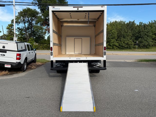 New 2027 Oxford White Ford 12' DURACUBE image 36
