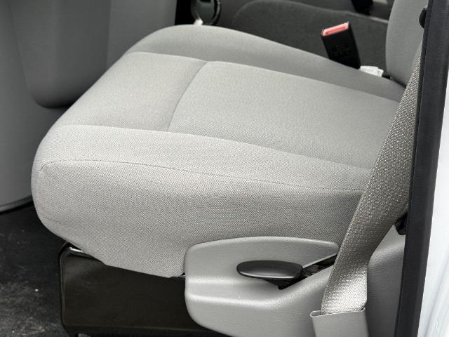New 2026 Oxford White Ford Base image 51
