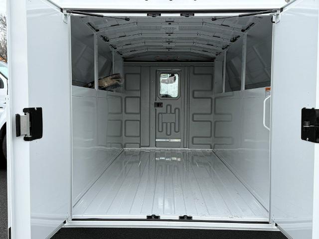New 2026 Oxford White Ford Base image 40