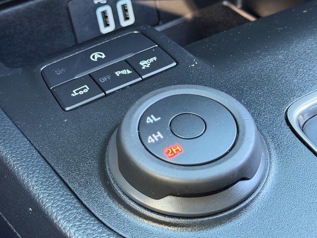 Used 2022 Shadow Black Ford  image 39