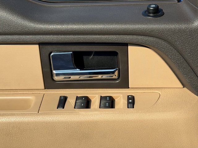 Used 2013 Blue Flame Metallic Ford  image 22