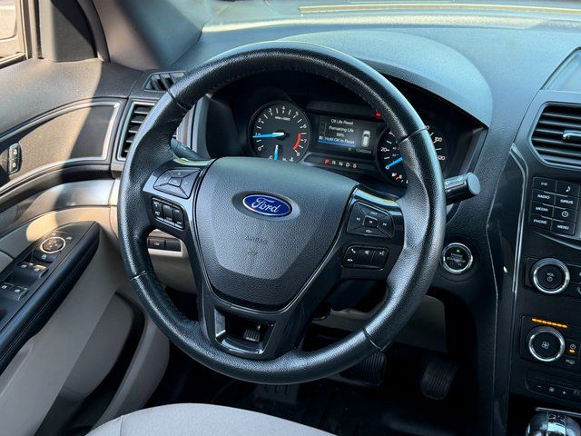 Used 2019 Ruby Red Metallic Tinted Clearcoat Ford  image 16