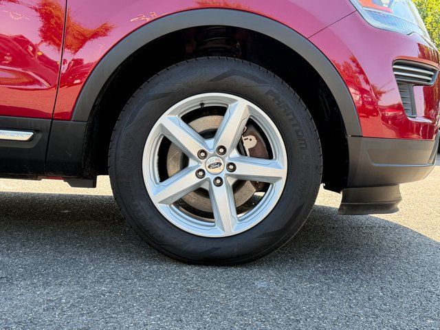 Used 2019 Ruby Red Metallic Tinted Clearcoat Ford  image 25