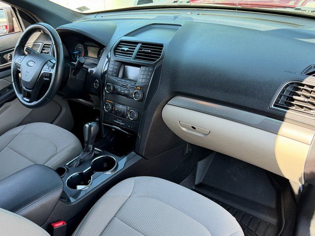Used 2019 Ruby Red Metallic Tinted Clearcoat Ford  image 28