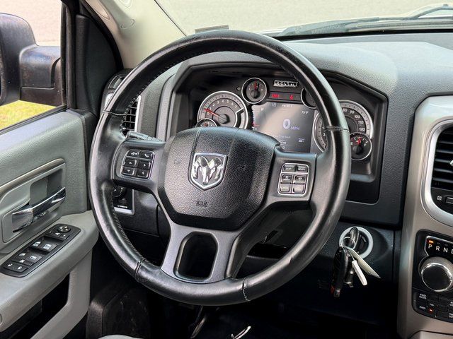 Used 2016 Bright Silver Clearcoat Metallic RAM  image 17