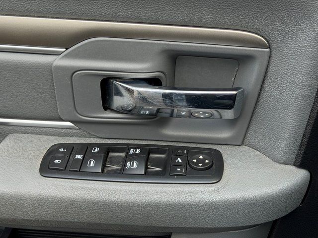 Used 2016 Bright Silver Clearcoat Metallic RAM  image 23