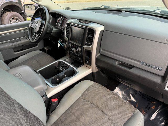 Used 2016 Bright Silver Clearcoat Metallic RAM  image 32