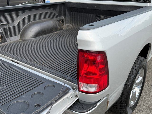 Used 2016 Bright Silver Clearcoat Metallic RAM  image 33