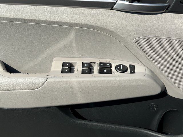 Used 2019 Machine Gray Hyundai  image 27
