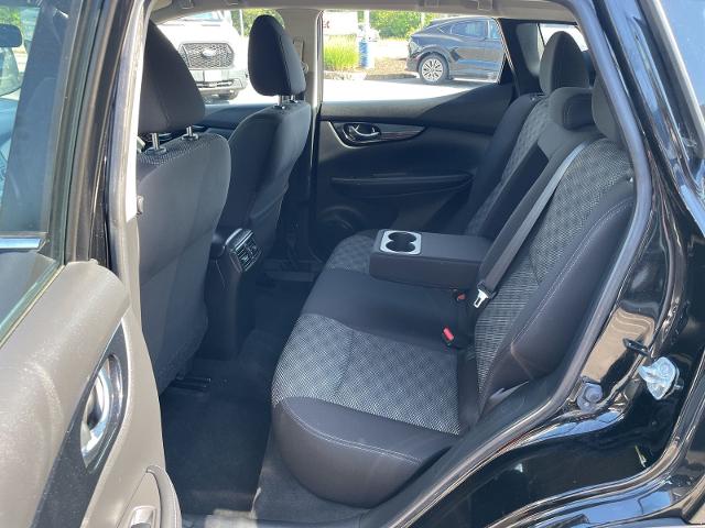 Used 2017 Magnetic Black Nissan  image 13