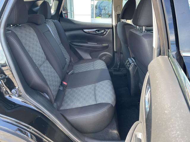 Used 2017 Magnetic Black Nissan  image 16