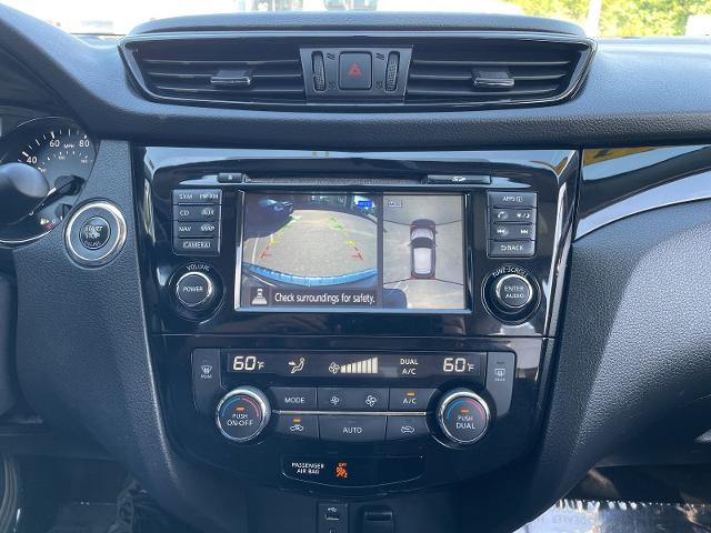 Used 2017 Magnetic Black Nissan  image 19