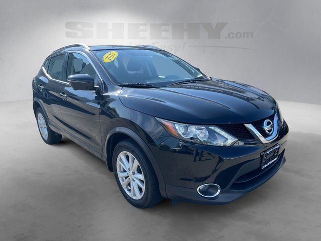 Used 2017 Magnetic Black Nissan  image 2