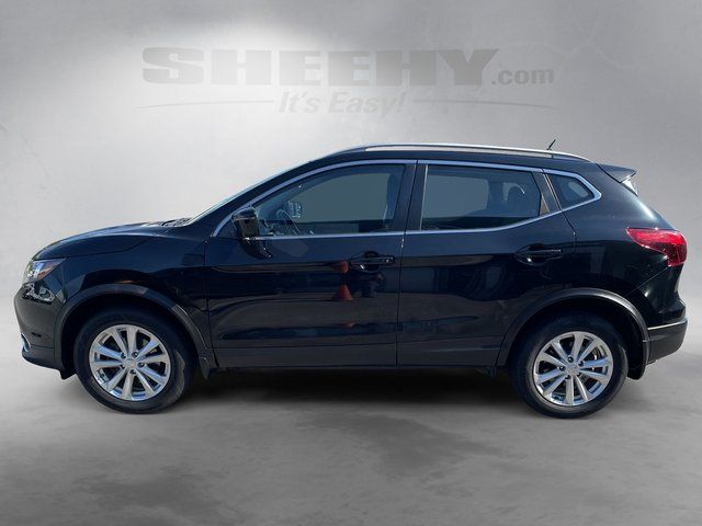 Used 2017 Magnetic Black Nissan  image 7