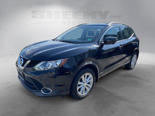 Used 2017 Magnetic Black Nissan  image 8