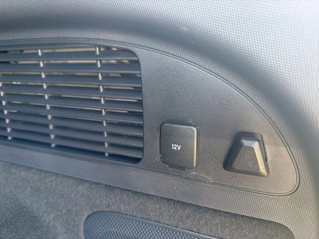 Used 2025 Yellow Ford  image 27