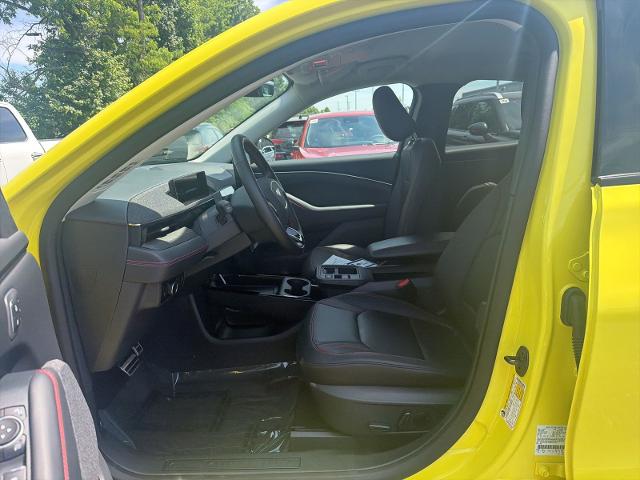 Used 2025 Yellow Ford  image 9