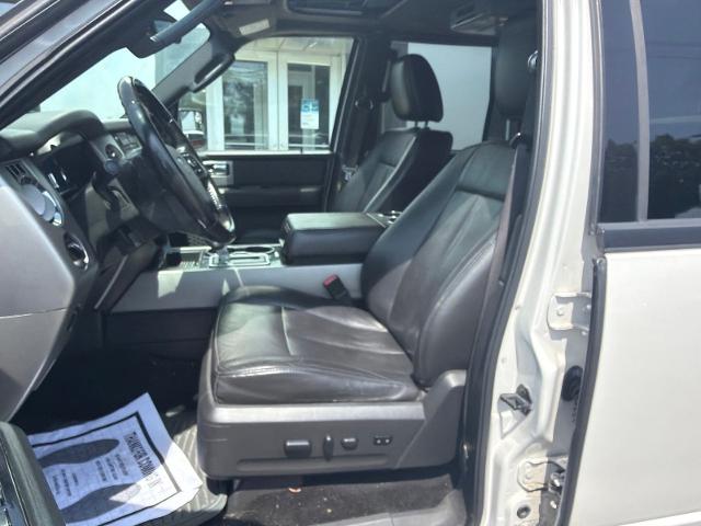 Used 2013 White Platinum Clearcoat Metallic Ford  image 9