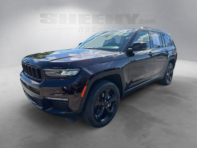 Used 2023 Ember Pearlcoat Jeep  image 17
