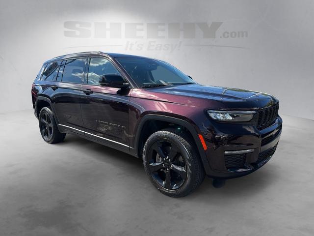 Used 2023 Ember Pearlcoat Jeep  image 2