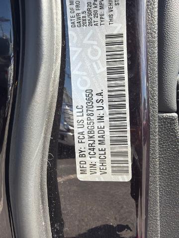 Used 2023 Ember Pearlcoat Jeep  image 25