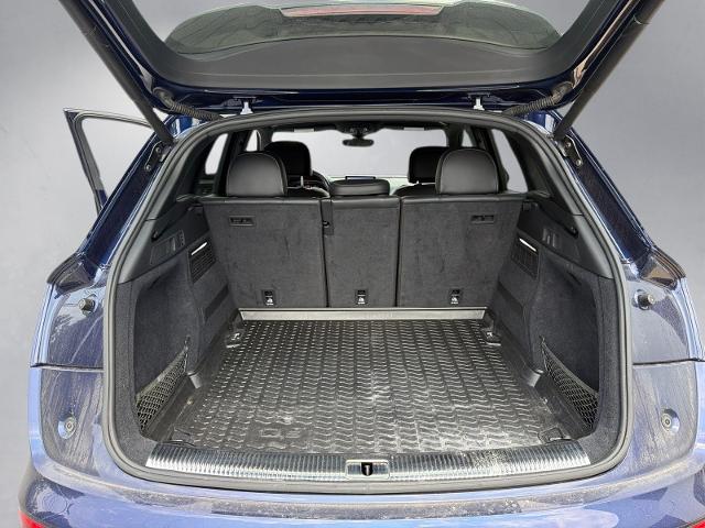 Used 2018 Navarra Blue Metallic Audi  image 24