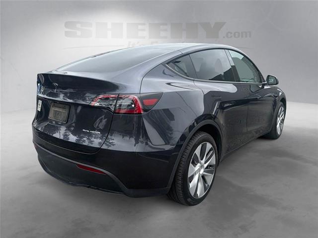 Used 2024  Tesla  image 10