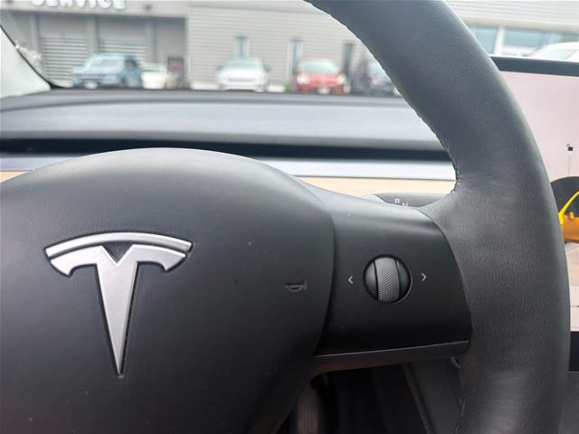 Used 2024  Tesla  image 15