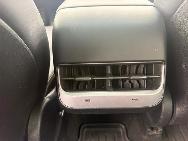 Used 2024  Tesla  image 17