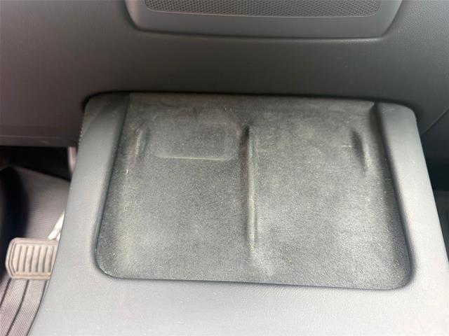 Used 2024  Tesla  image 19