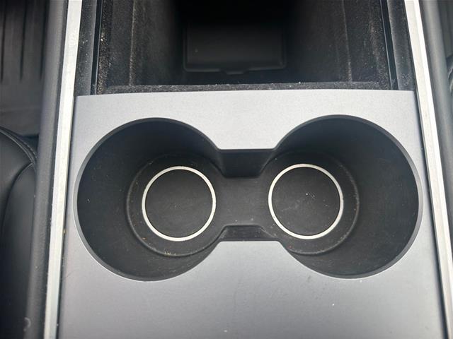 Used 2024  Tesla  image 21