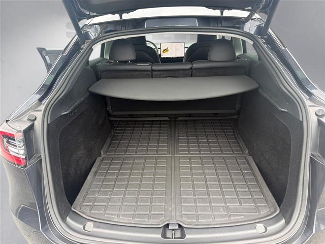 Used 2024  Tesla  image 23
