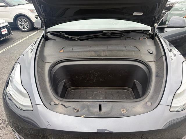 Used 2024  Tesla  image 24