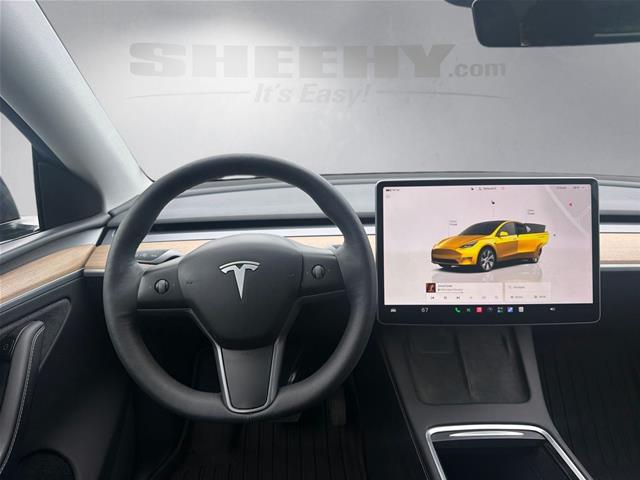 Used 2024  Tesla  image 3