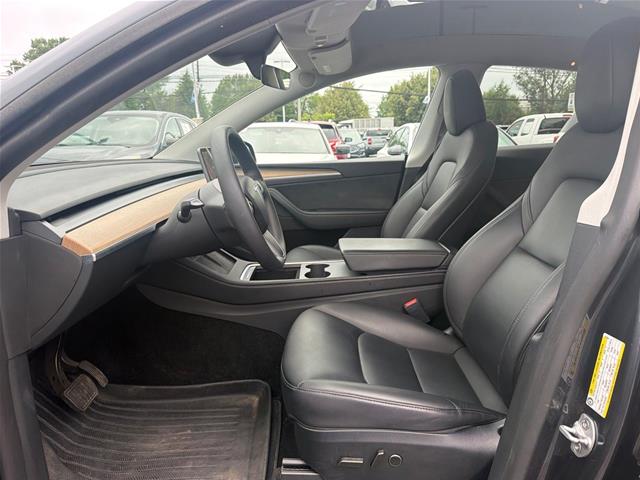 Used 2024  Tesla  image 7
