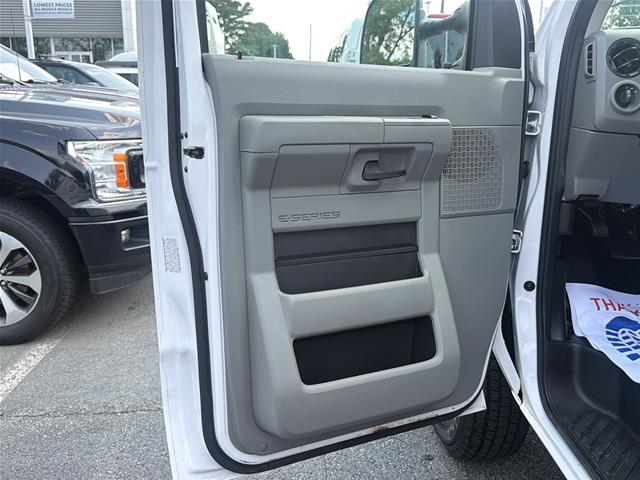 Used 2019 Oxford White Ford  image 13