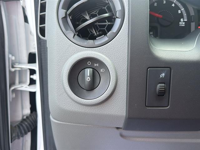 Used 2019 Oxford White Ford  image 17