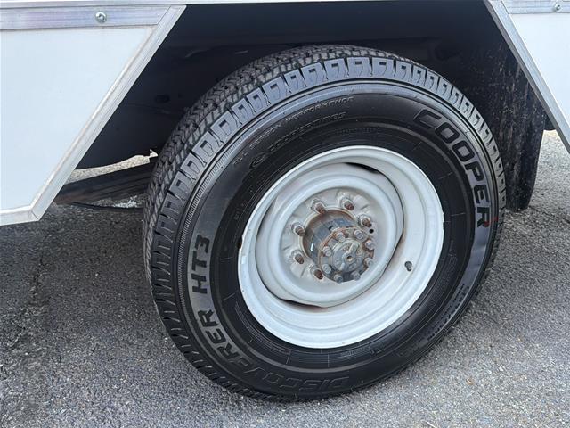 Used 2019 Oxford White Ford  image 24