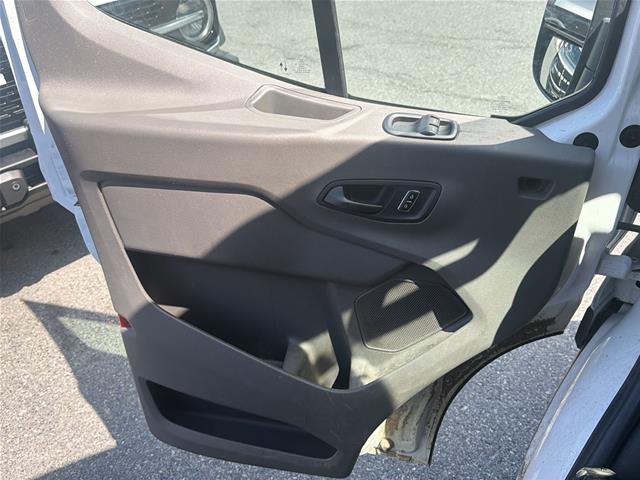 Used 2023  Ford  image 21