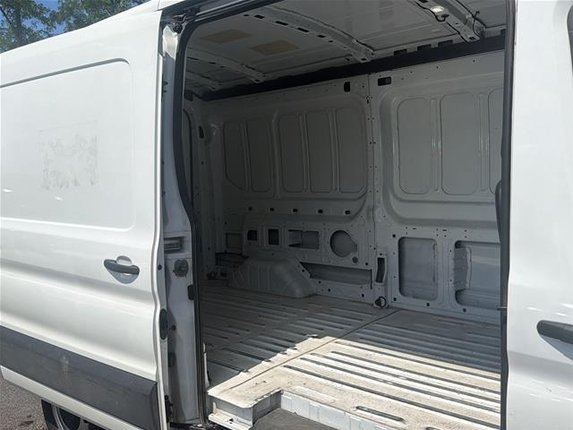 Used 2023  Ford  image 26