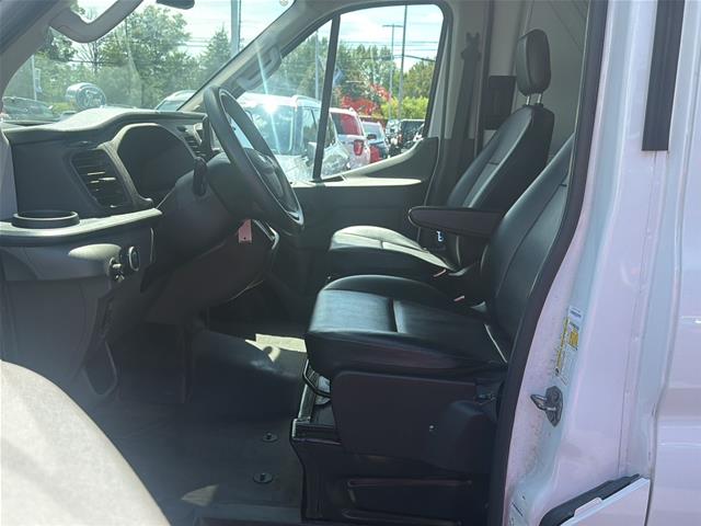 Used 2023  Ford  image 8