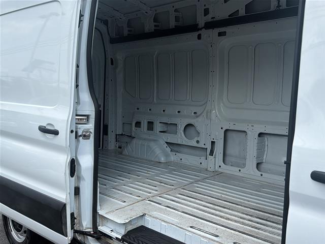 Used 2025 Oxford White Ford  image 26