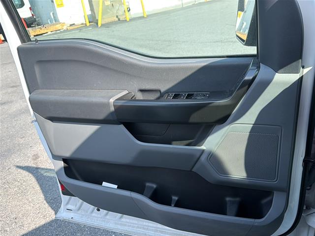 Used 2022 Oxford White Ford  image 18