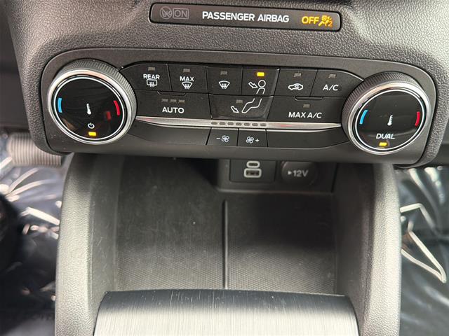 Used 2025  Ford  image 12